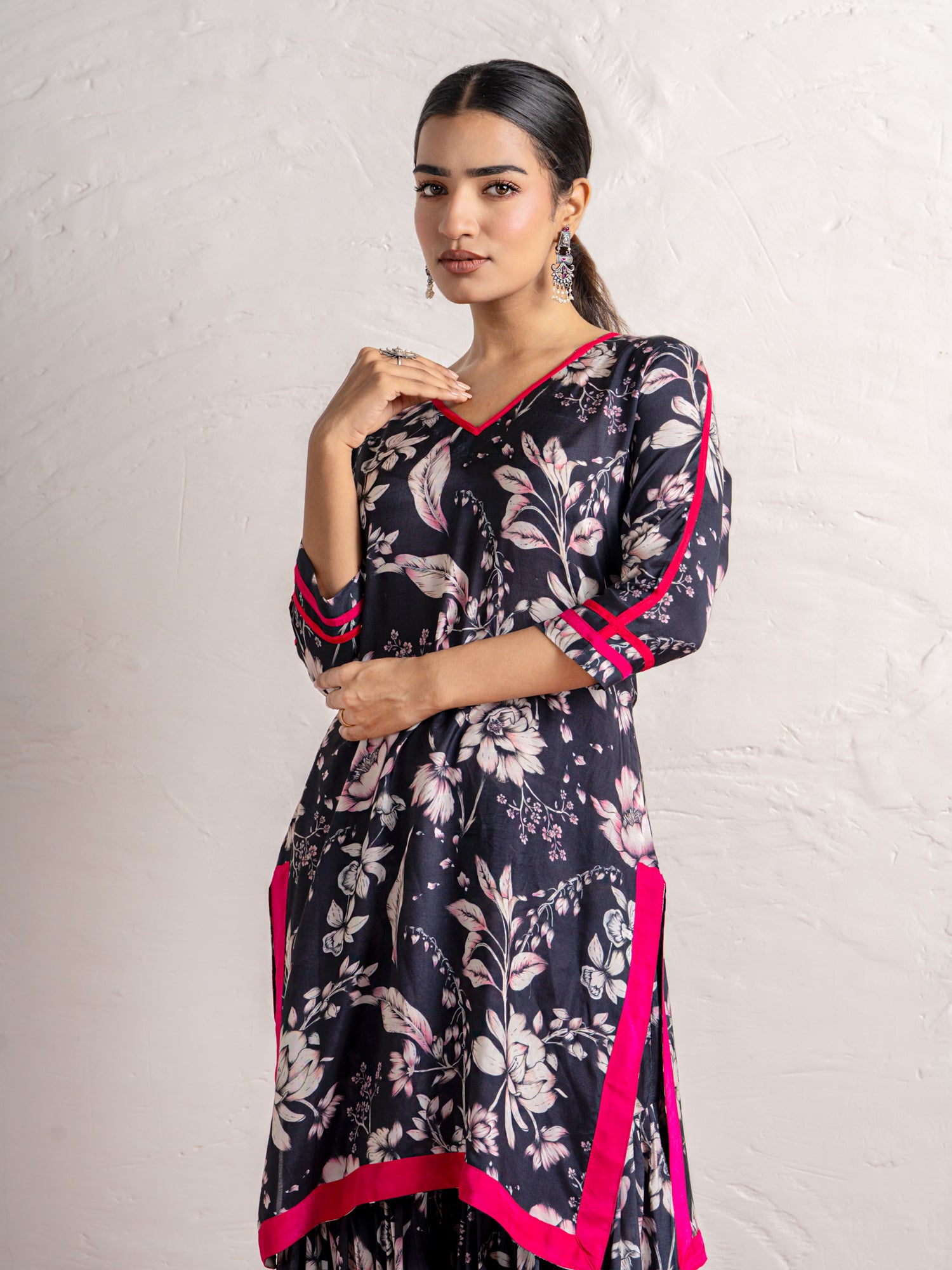 B & W  Gotilo GGarara -Kurti -Dupatta Set